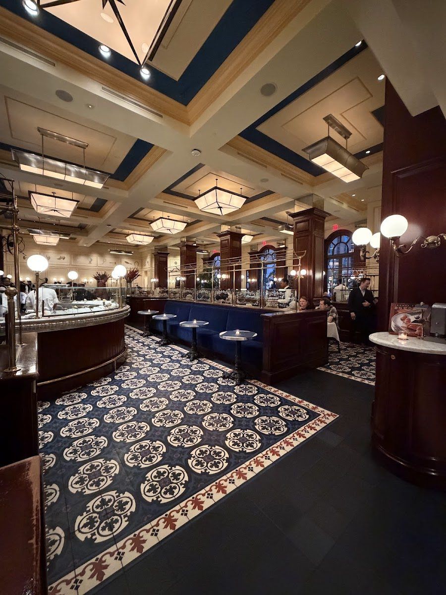 Bouchon Bar at Venetian bar service