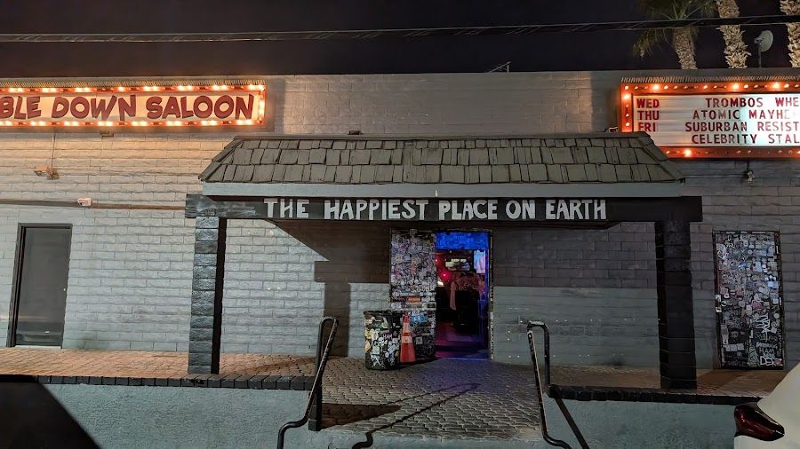 Double Down Saloon bar service