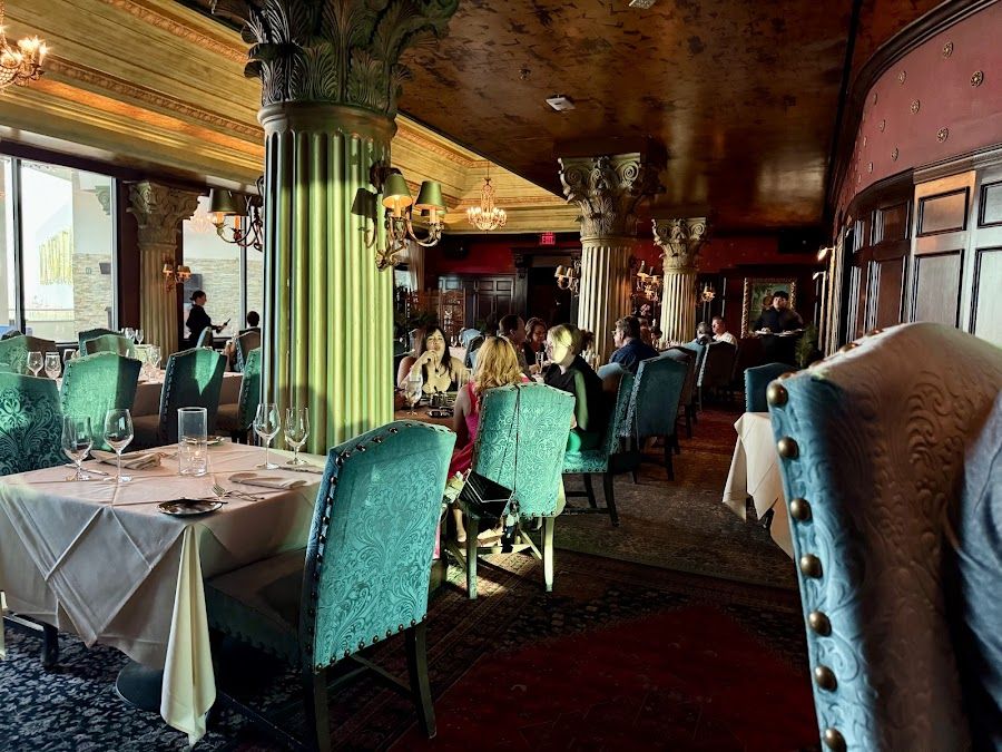 Foundation Room at Mandalay Bay bar service