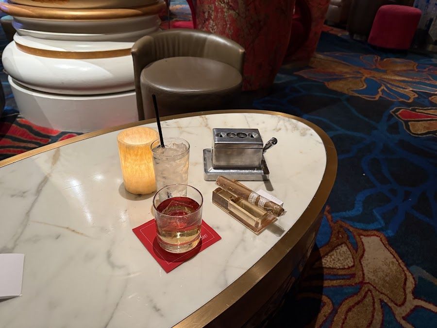 Lily Bar & Lounge Las Vegas interior