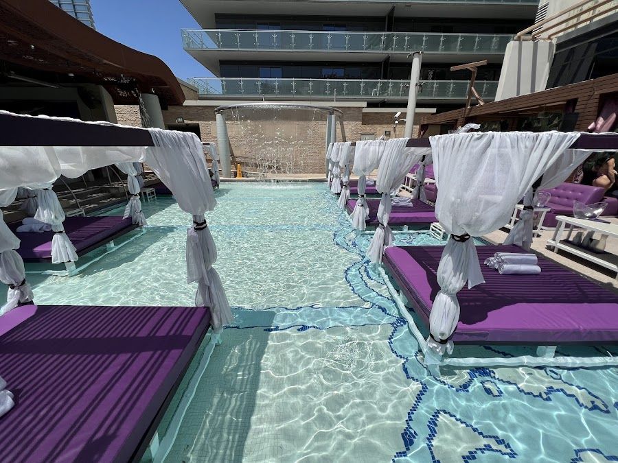 Marquee Nightclub & Dayclub cocktail at the bar