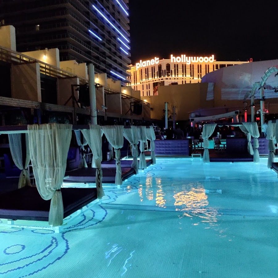 Marquee Nightclub & Dayclub bar service