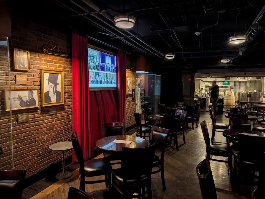 Mob Bar Downtown atmosphere