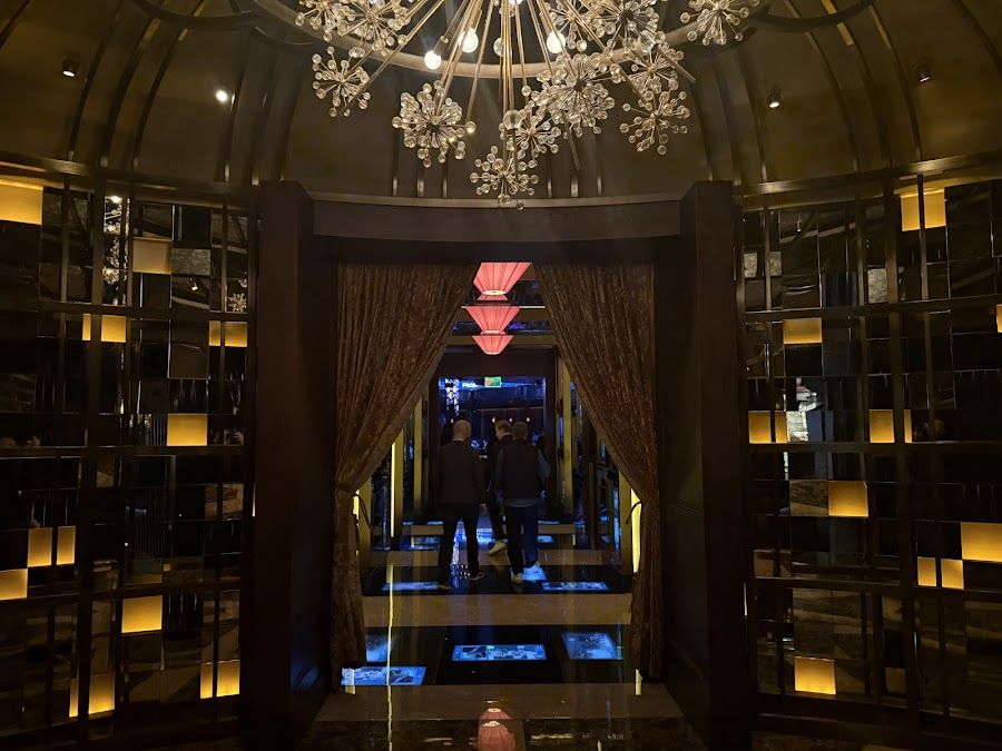 Omnia Nightclub Bar Strip atmosphere