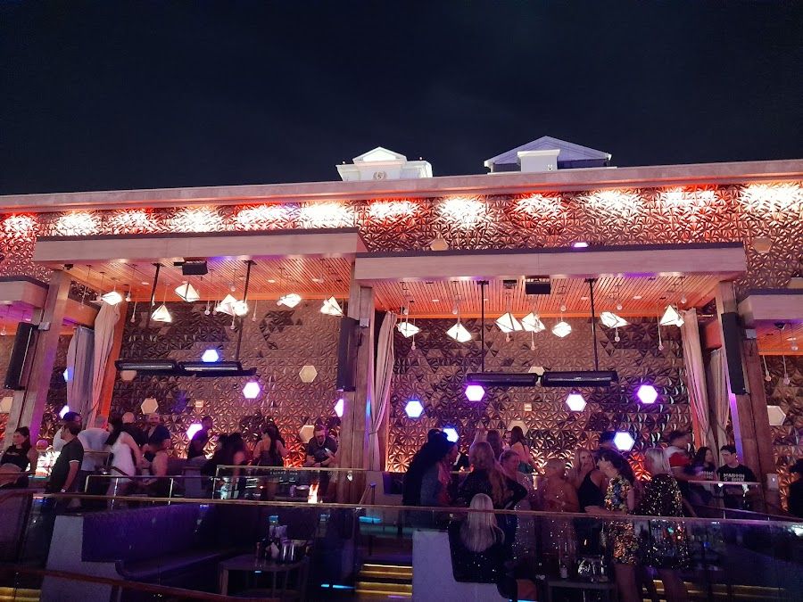 Omnia Nightclub Bar bar service