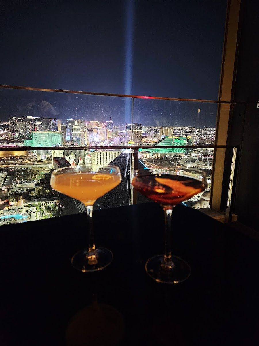 Skyfall Lounge at Delano bar service