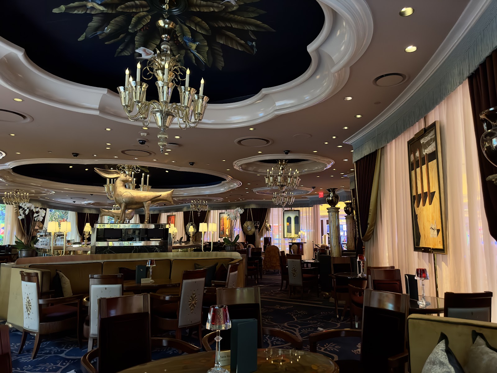 Overlook Lounge Las Vegas Cocktail Bar interior
