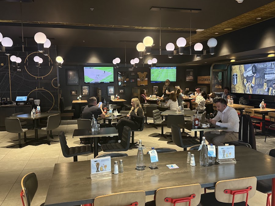 Vegas Born Bar &amp; Grill, Las Vegas