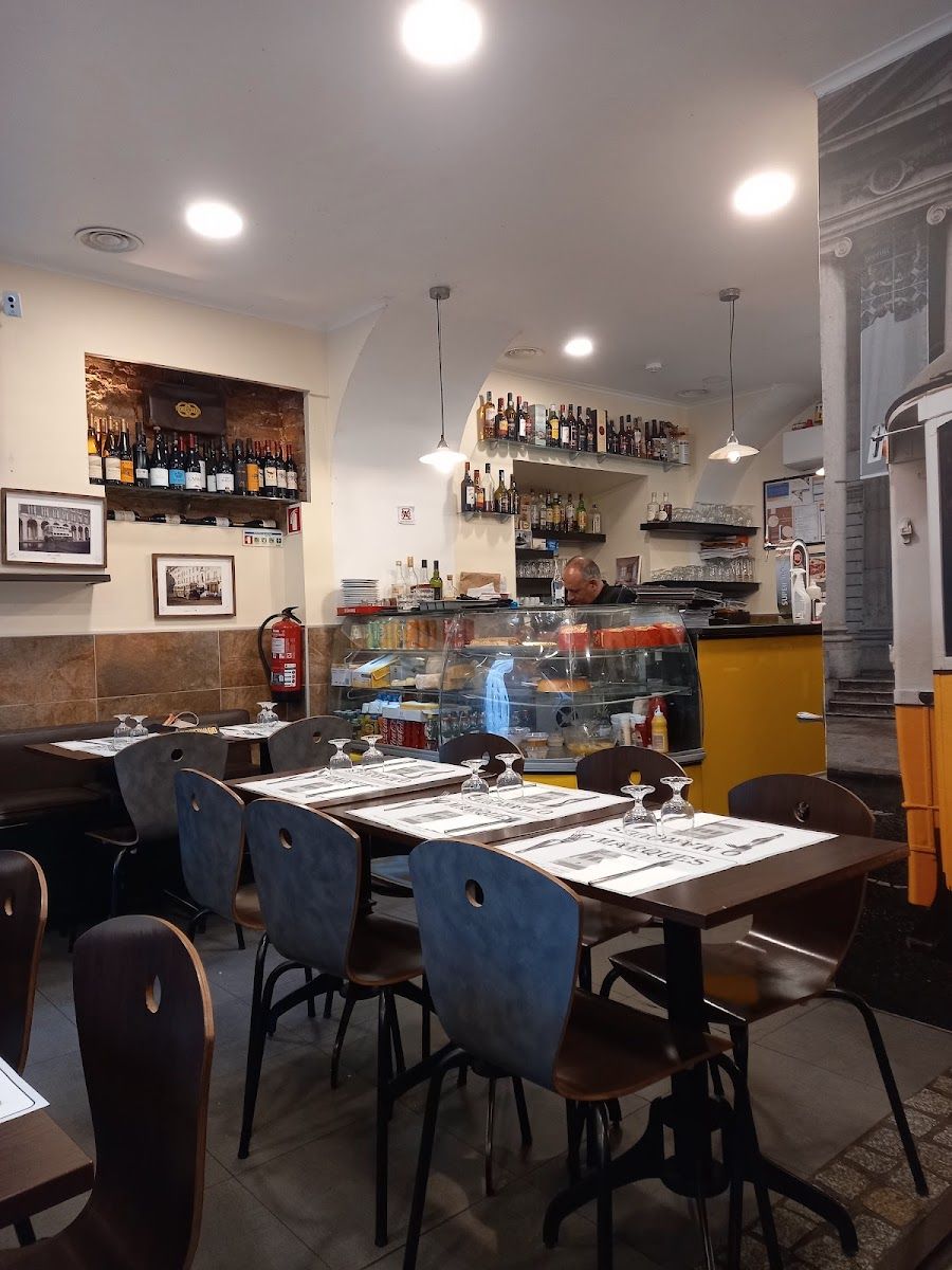 Baccus Marques bar service