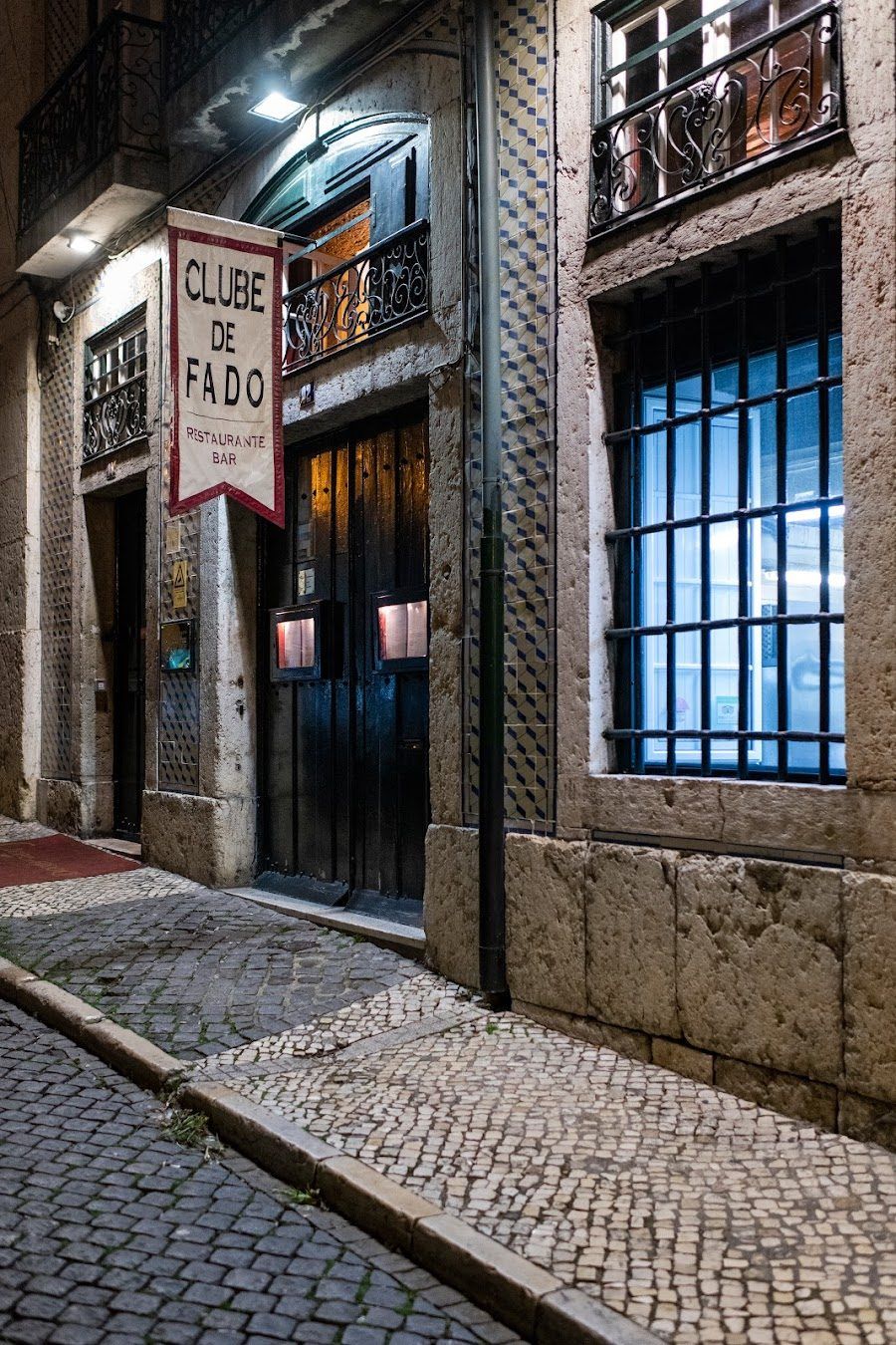 Clube de Fado Alfama atmosphere