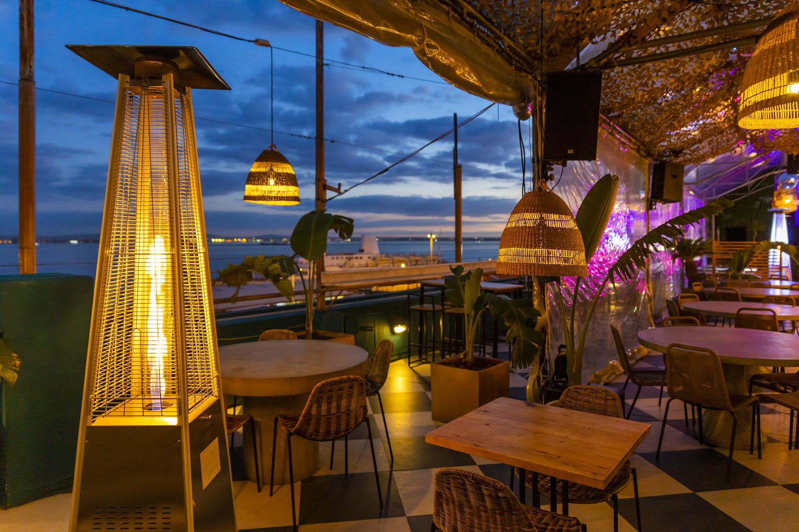 Ferroviário Bar & Terraço Lisbon Rooftop Bar interior