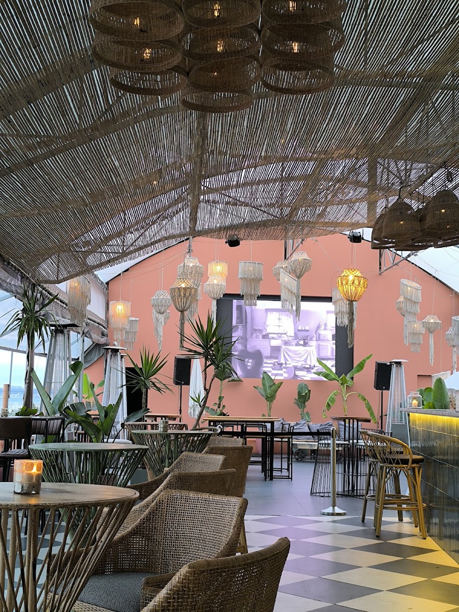 Ferroviário Bar &amp; Terraço, Lisbon