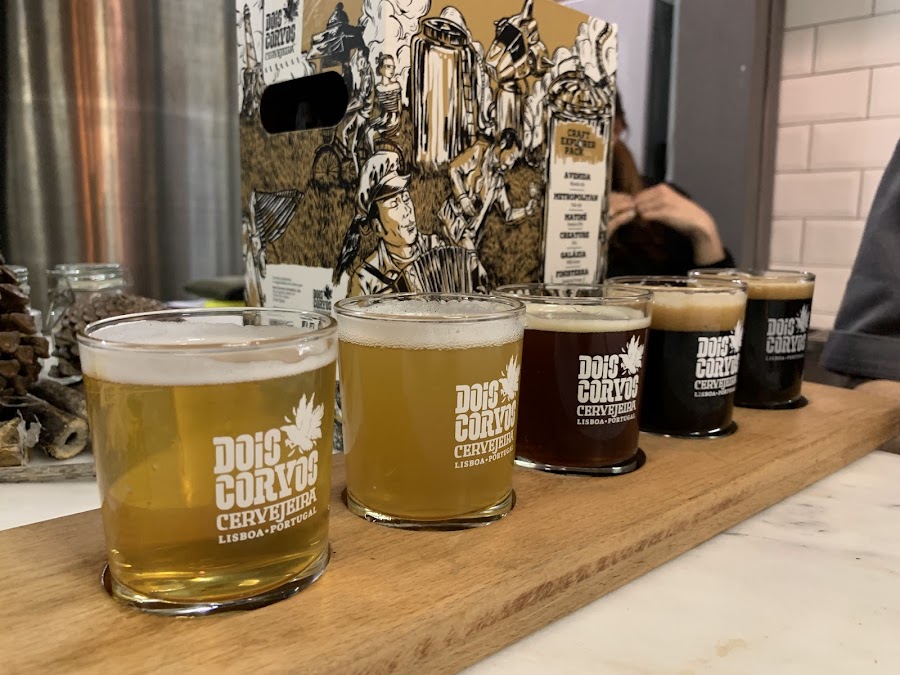 Dois Corvos Taproom, Lisbon