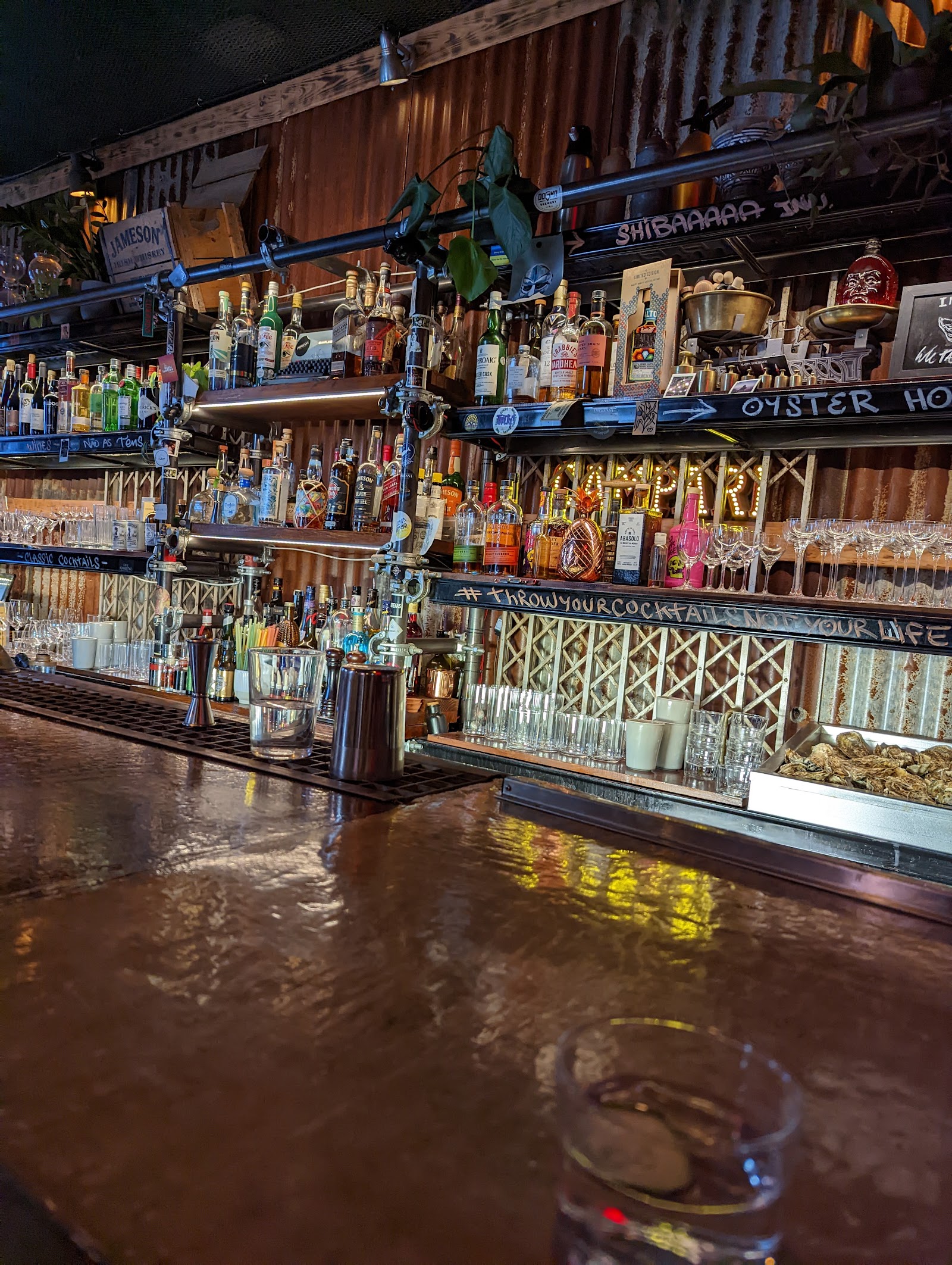 Imprensa Cocktail and Oyster Bar in Lisbon