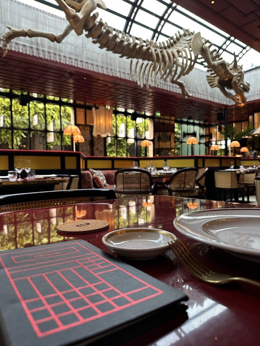 JNcQUOI Avenida Bar bar service