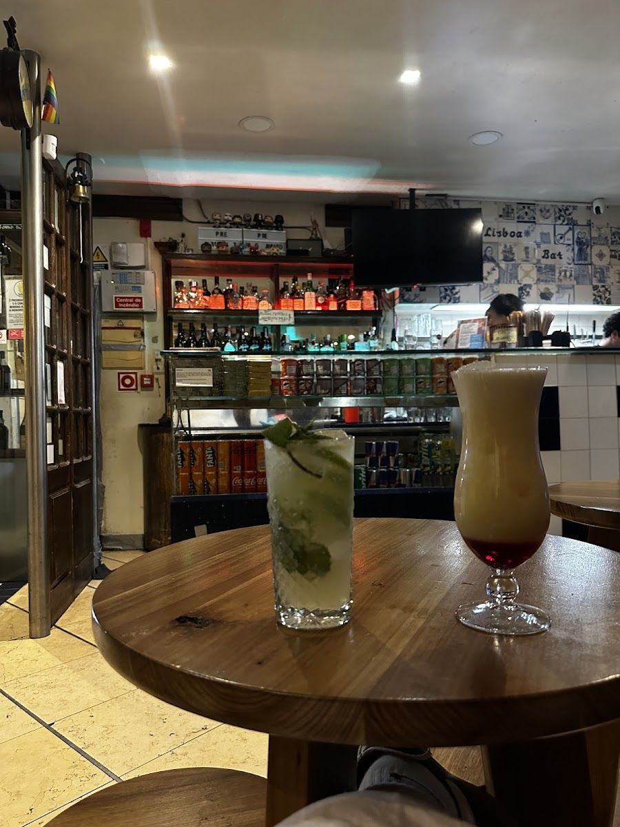 Bar Lisboa Bairro bar service