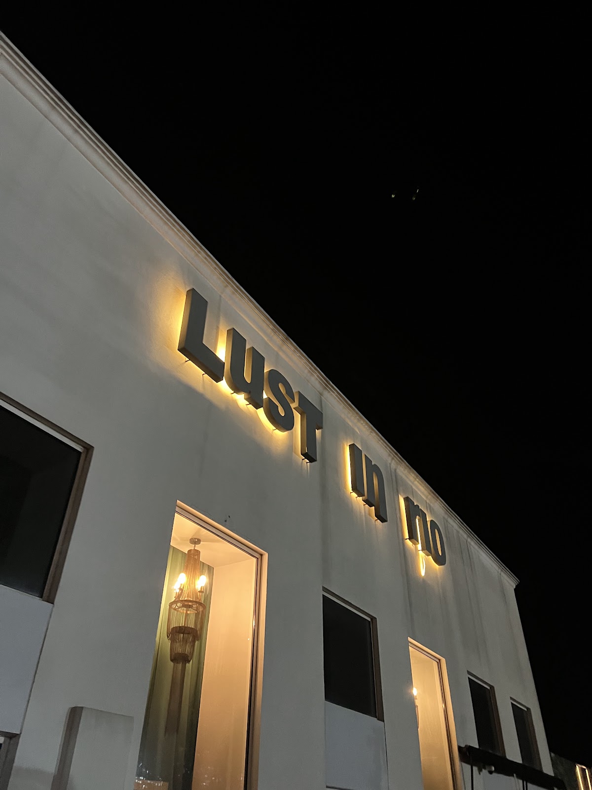Lust in Rio, Lisbon