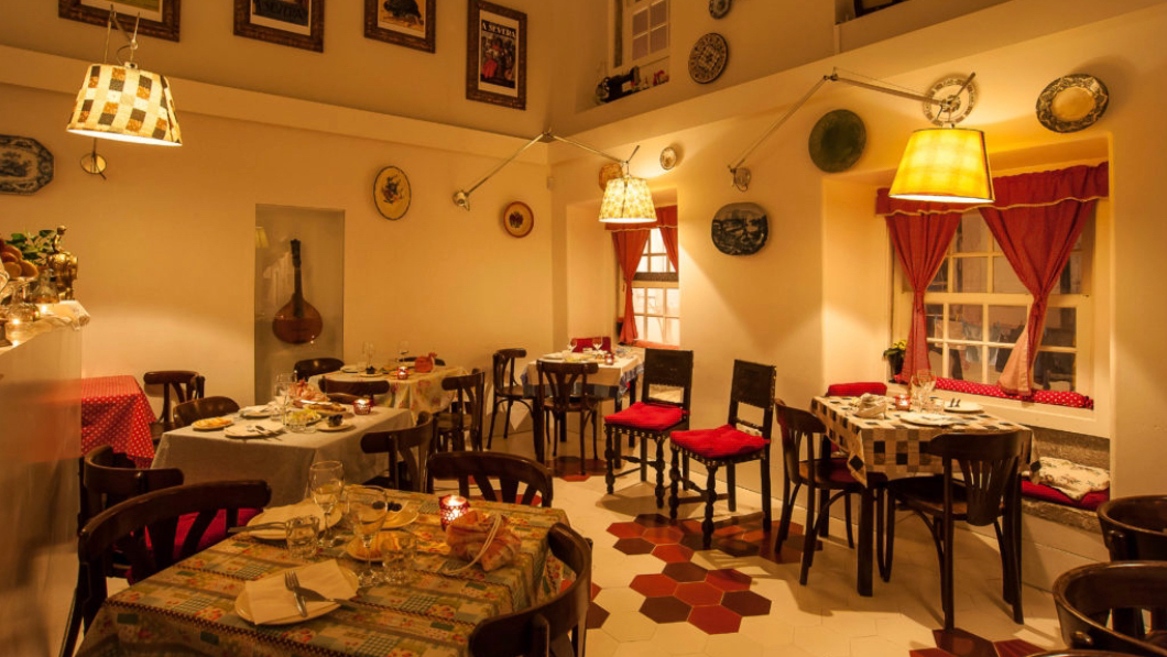 Maria da Mouraria Lisbon Fado House interior