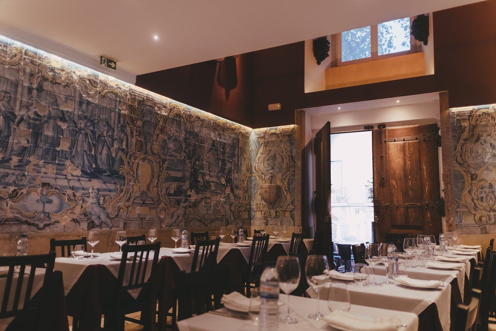 Mesa de Frades Lisbon bar interior