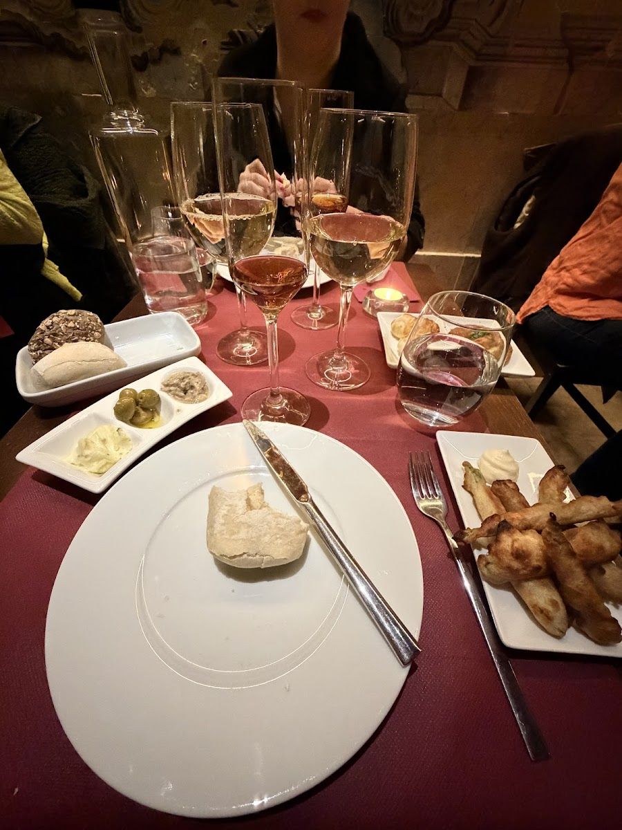 Mesa de Frades bar service