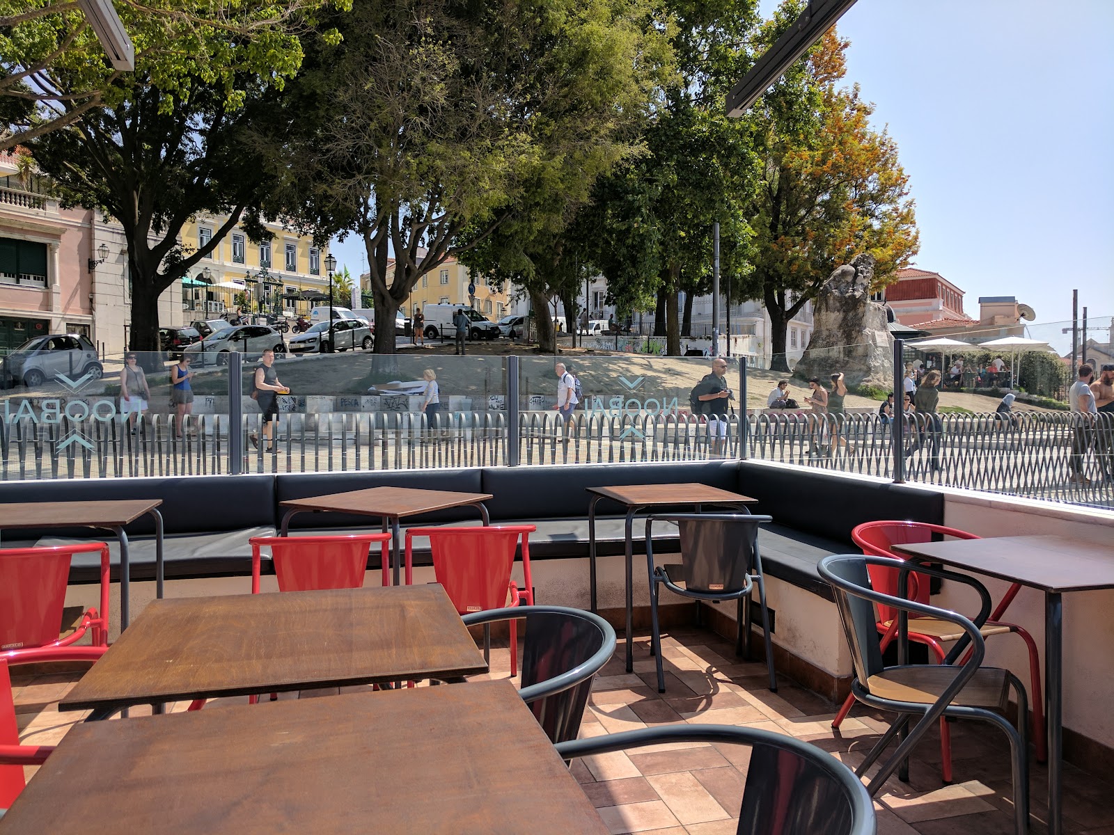 Noobai Café, Lisbon