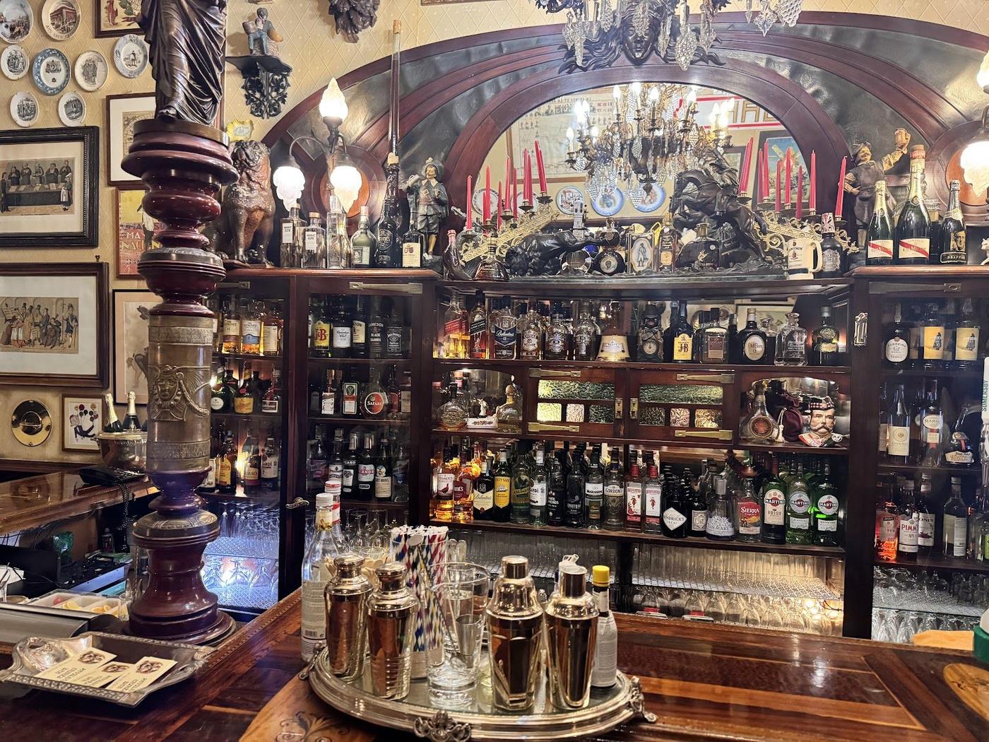 Pavilhão Chinês, Lisbon