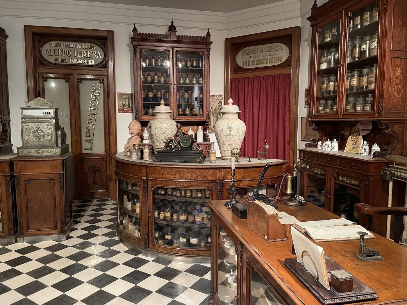 Pharmacia Bar, Lisbon