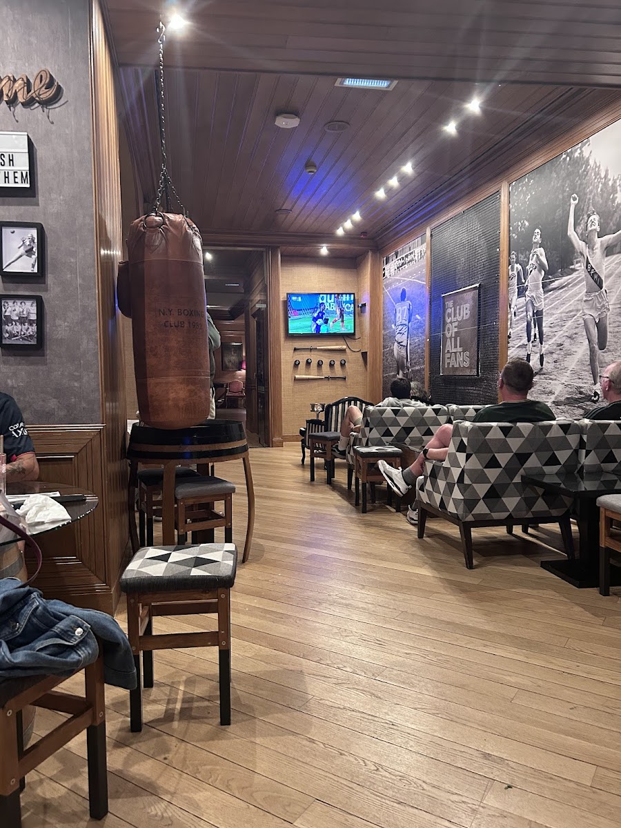 Real Sports Bar Lisbon pub atmosphere