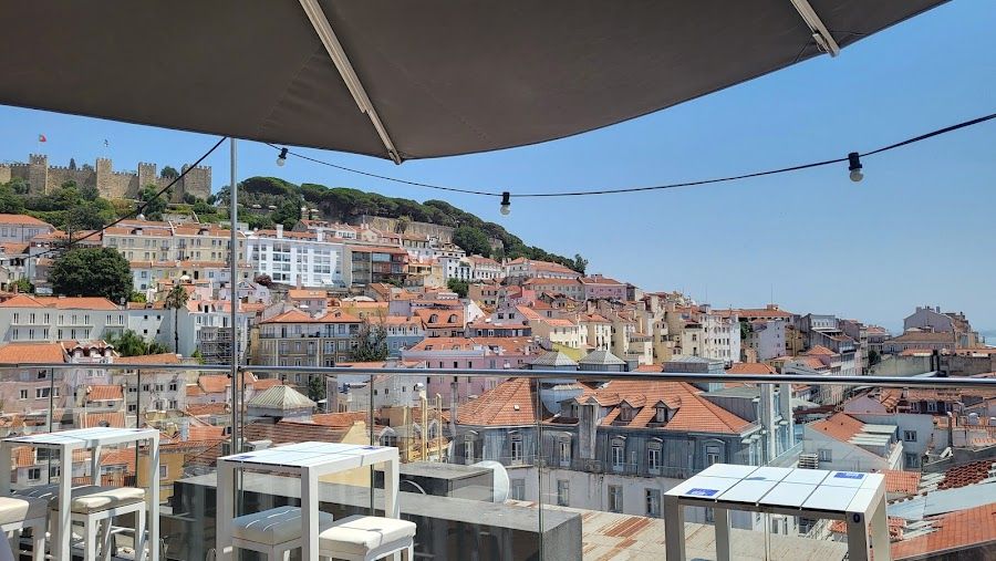 Rooftop Bar at Hotel Mundial bar service