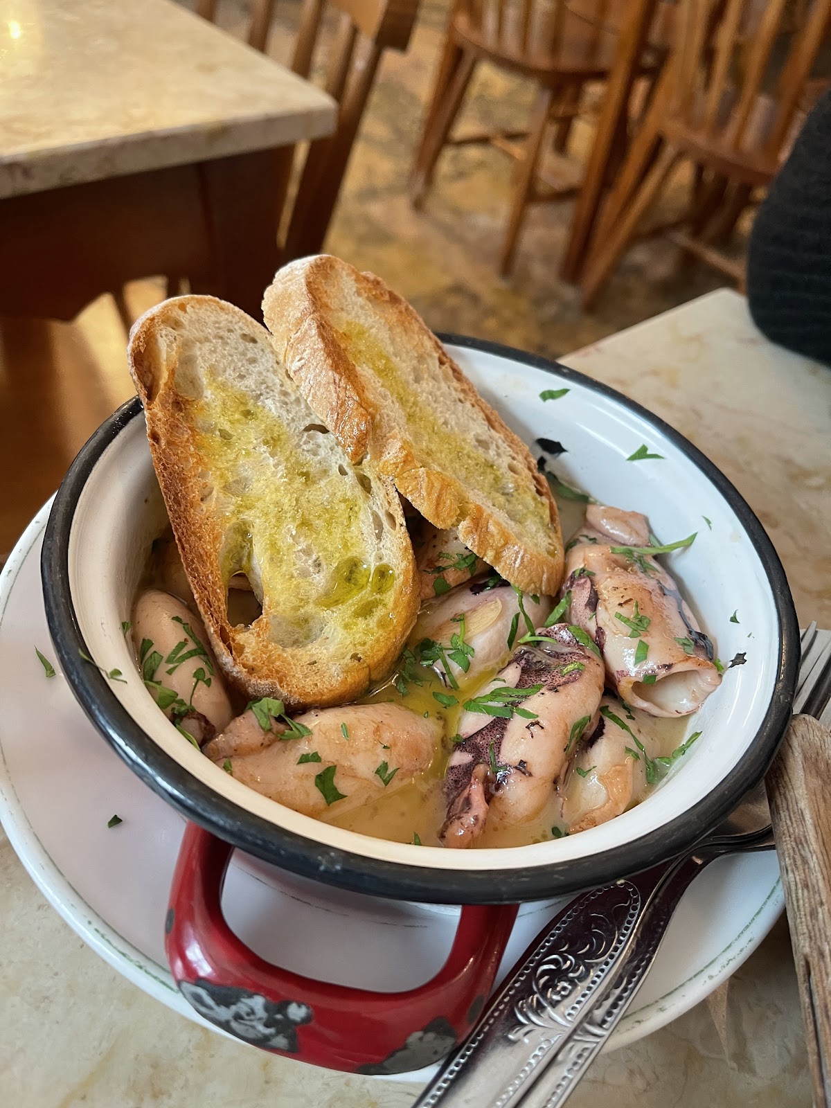 Taberna da Rua das crowd