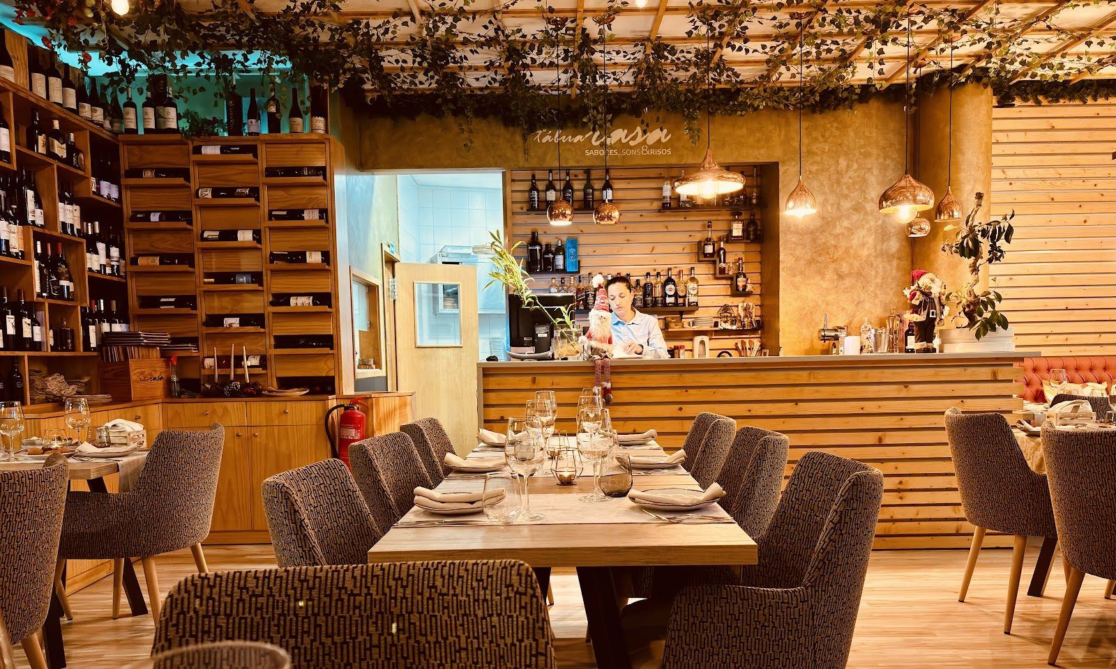 Tabua Rasa Lisbon bar interior
