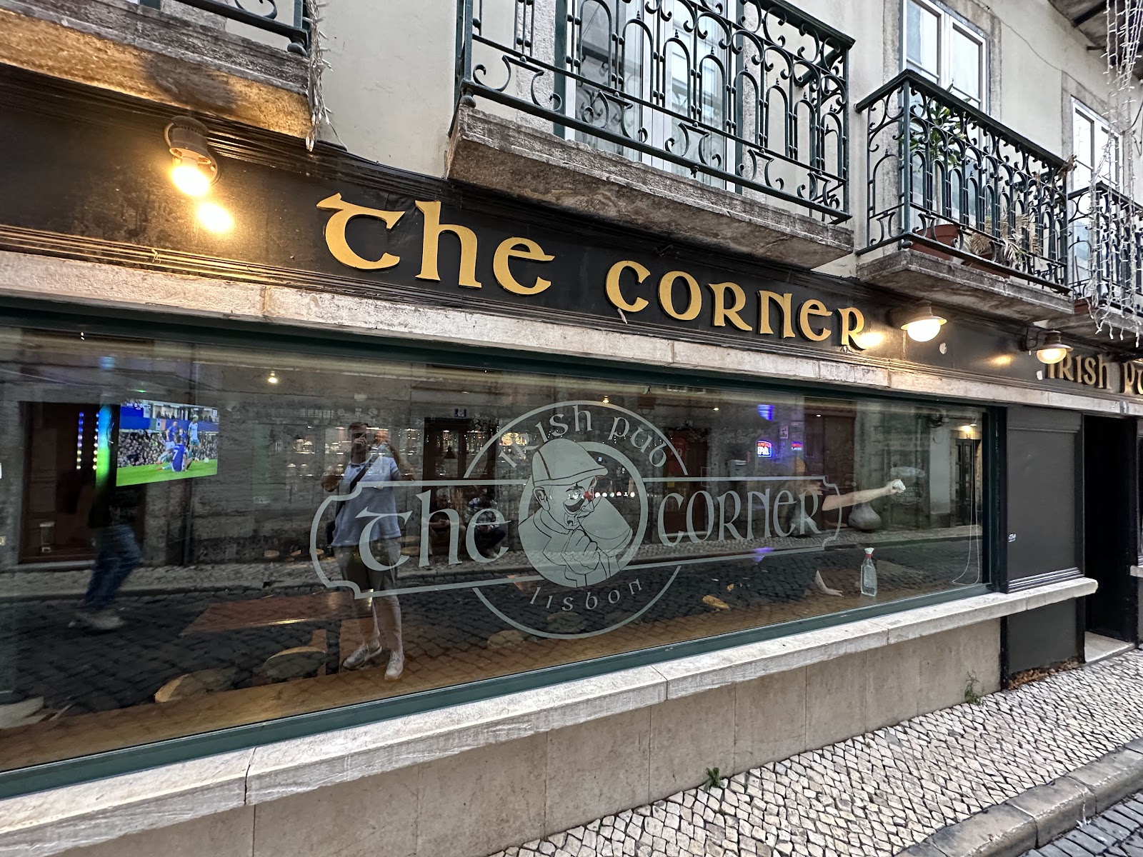 Hennessy's Irish Pub
