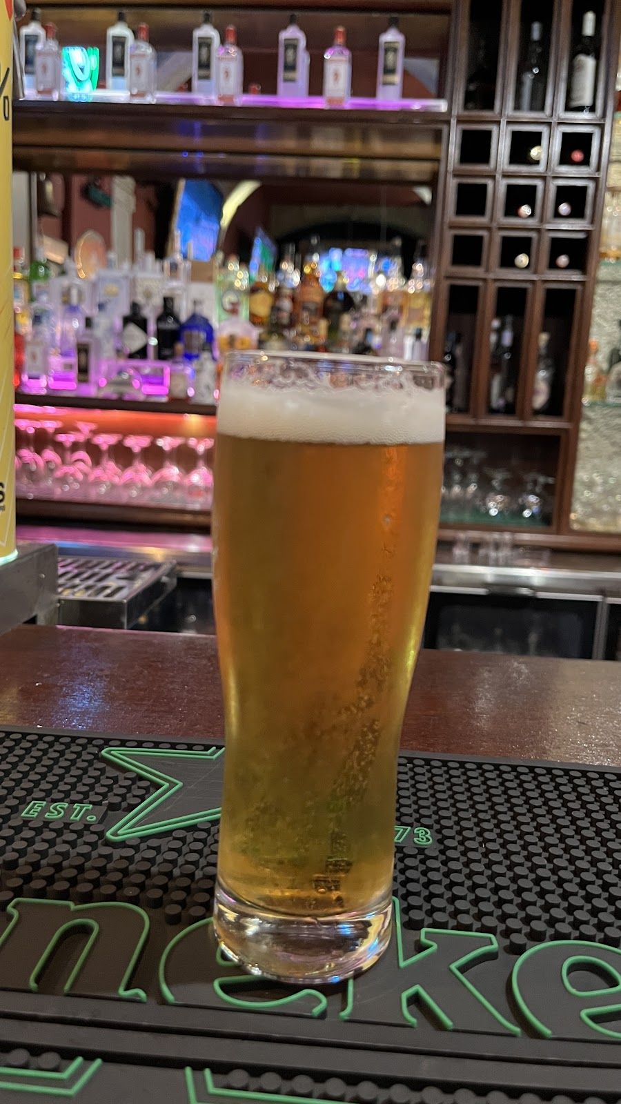 The George British Pub bar service