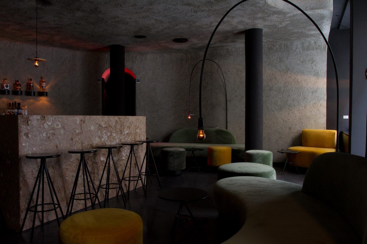 Toca da Raposa Lisbon bar interior