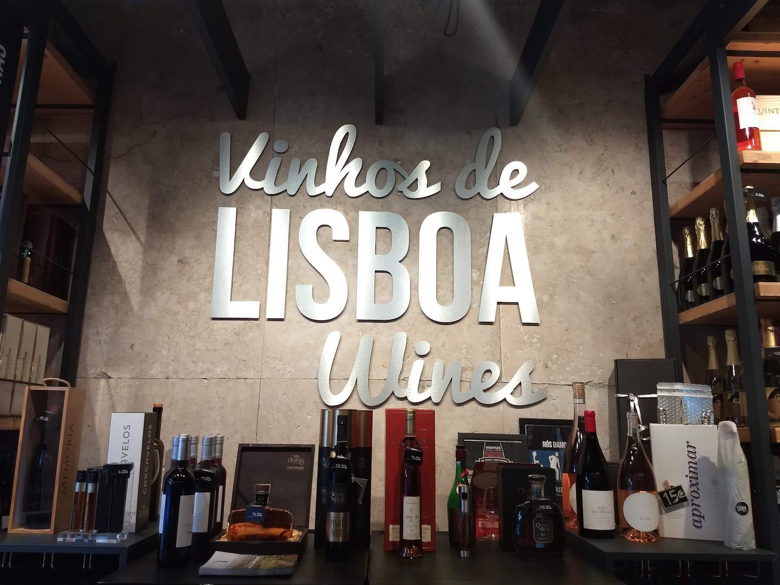 Vinhos Portugueses Lisbon bar interior