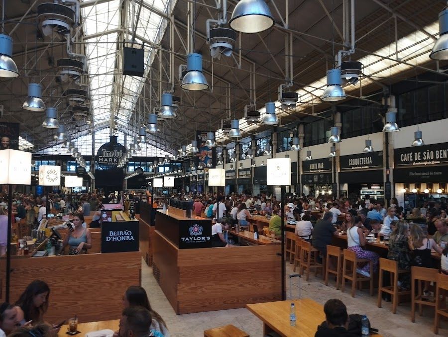 Vinhos Portugueses Lisbon interior