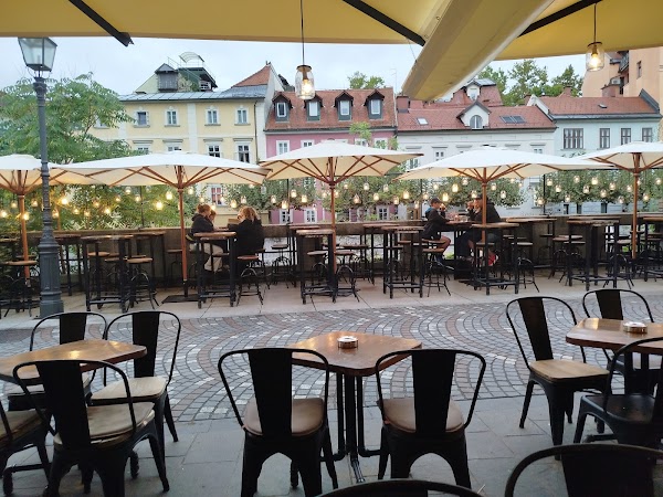 Slovenska Hisa in Ljubljana