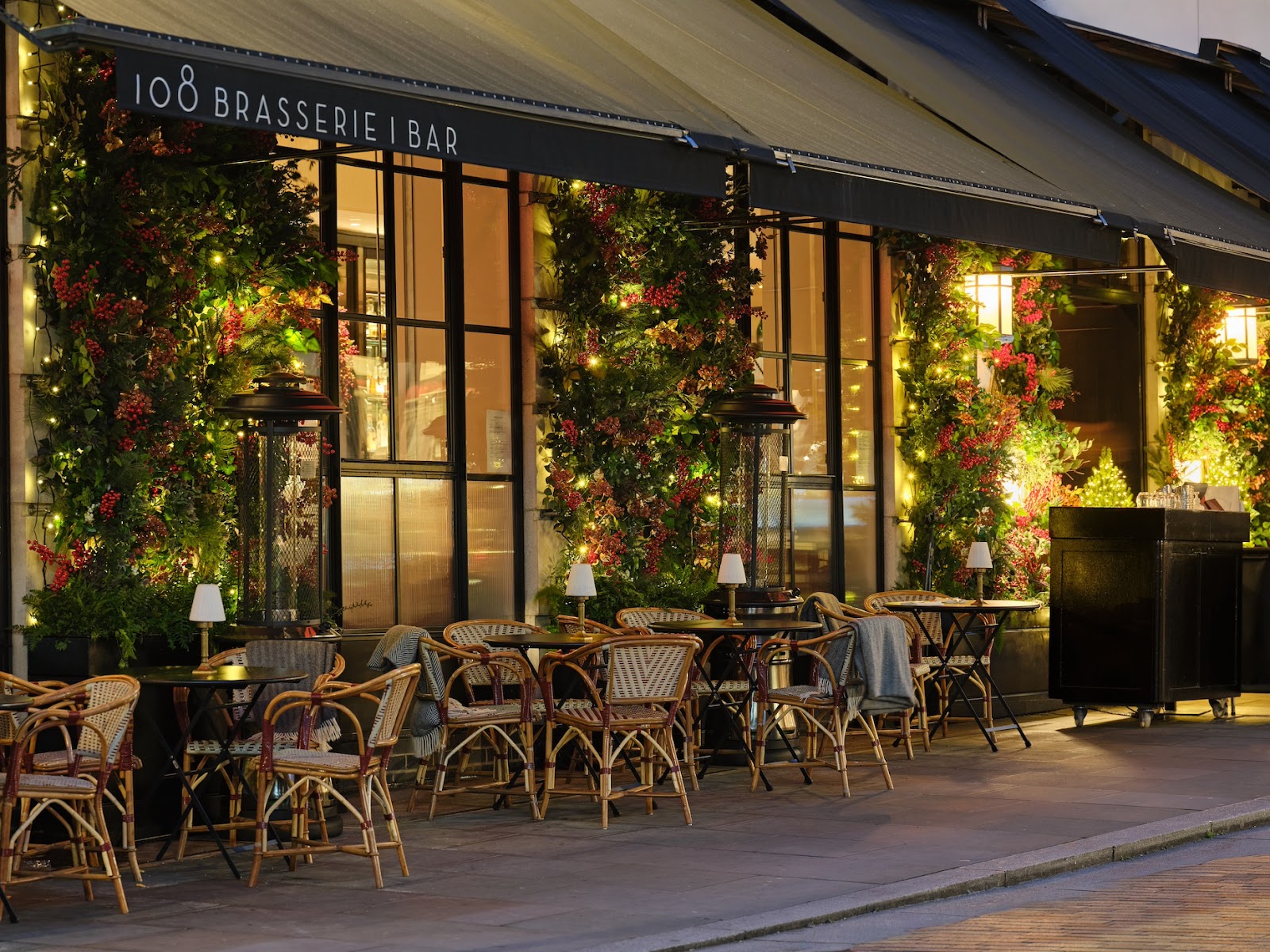 108 Brasserie cocktail bar interior in Marylebone London