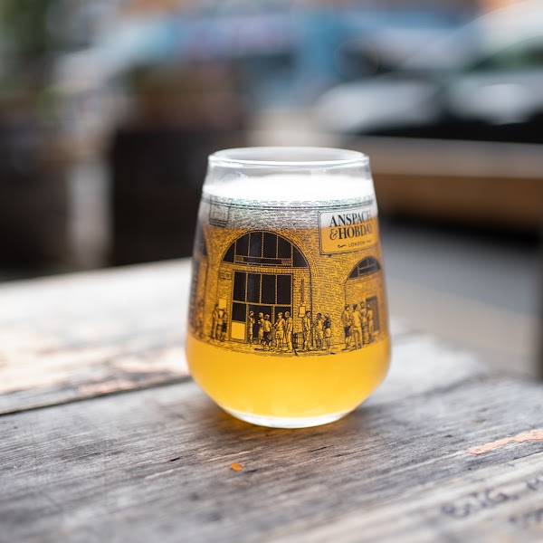 Howling Hops Tank Bar in London