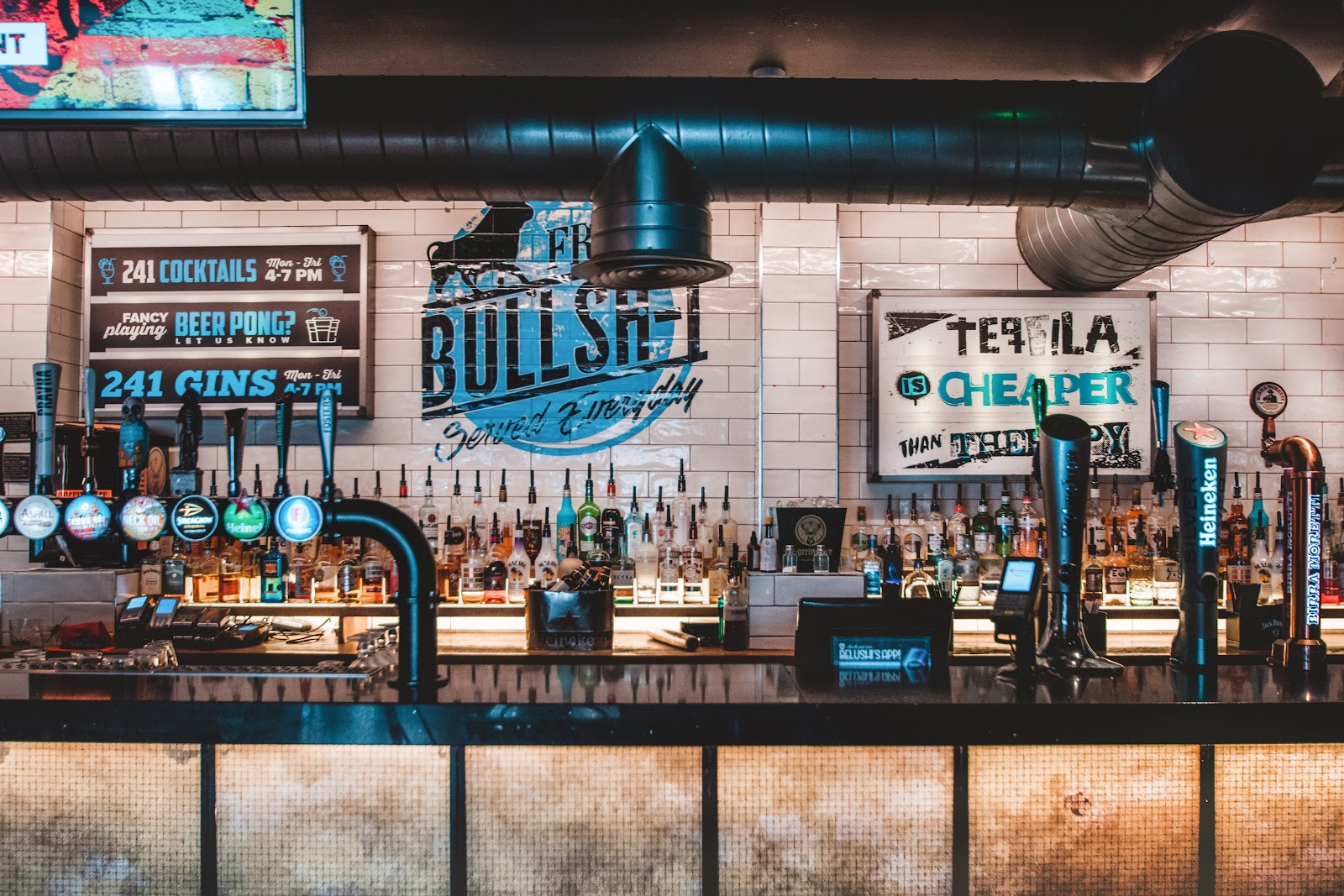 Belushi's London Bridge London bar interior