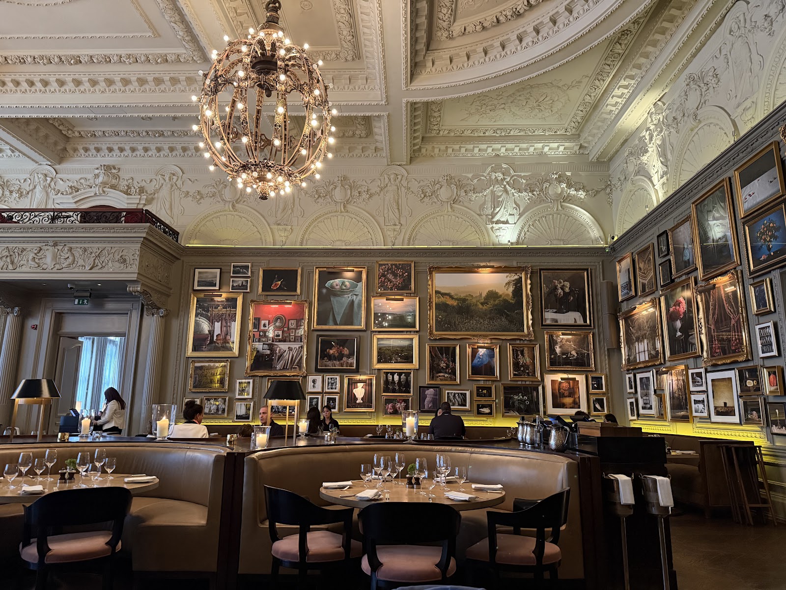 Berners Tavern interior detail 2