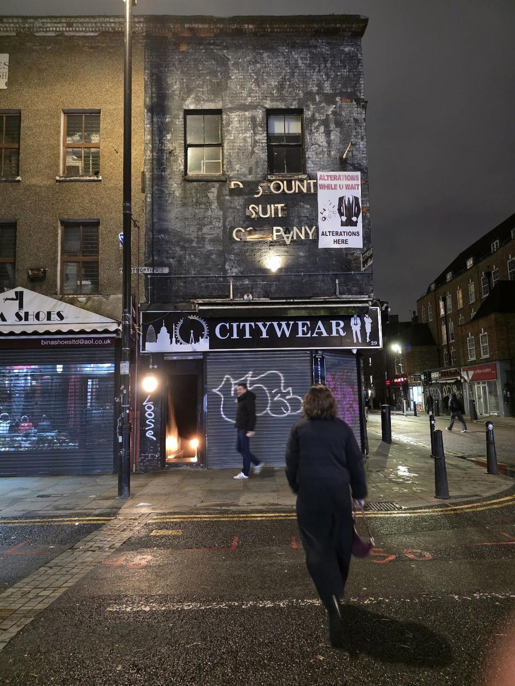 Discount Suit Company, London