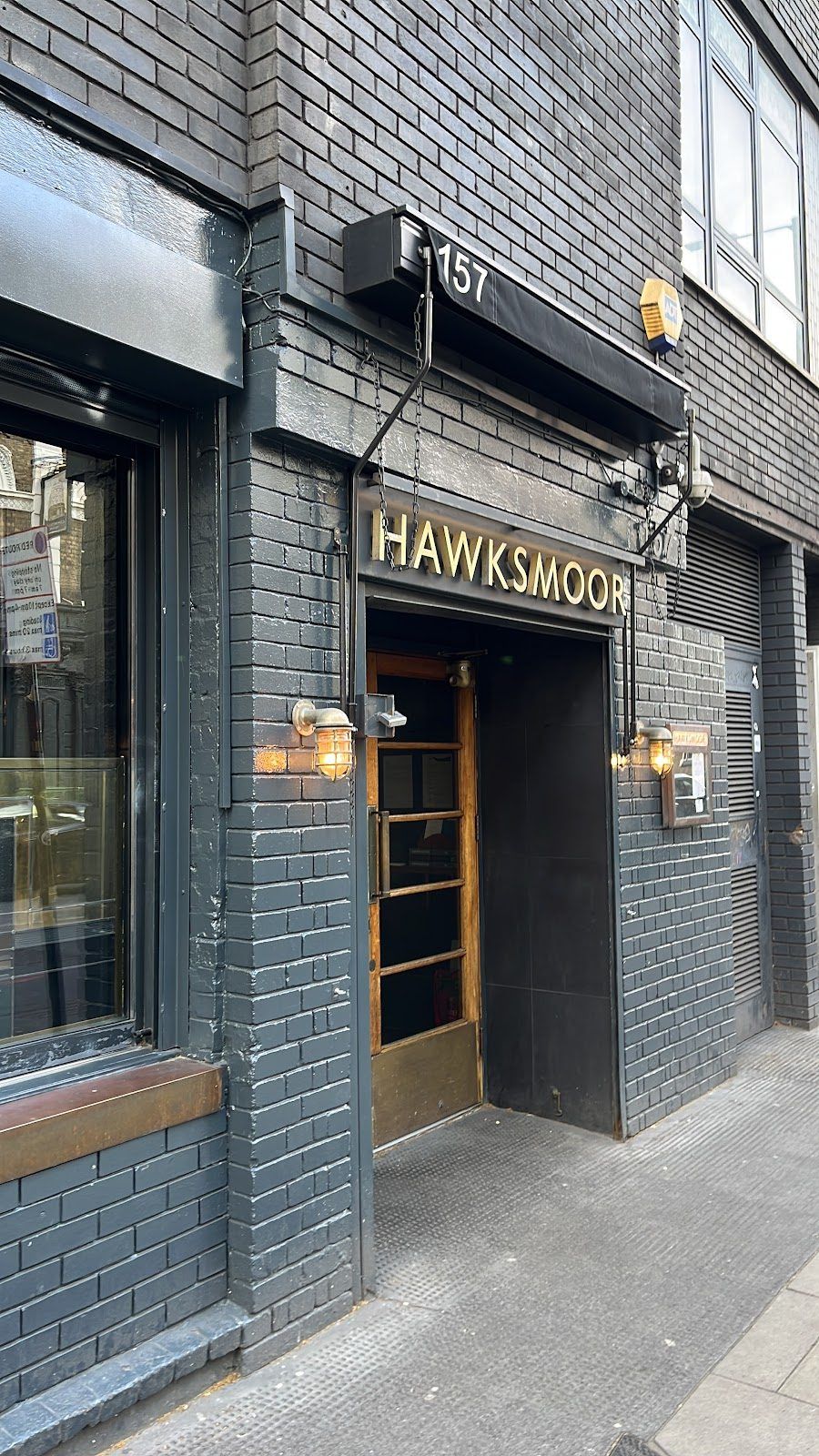Hawksmoor Bar bar service