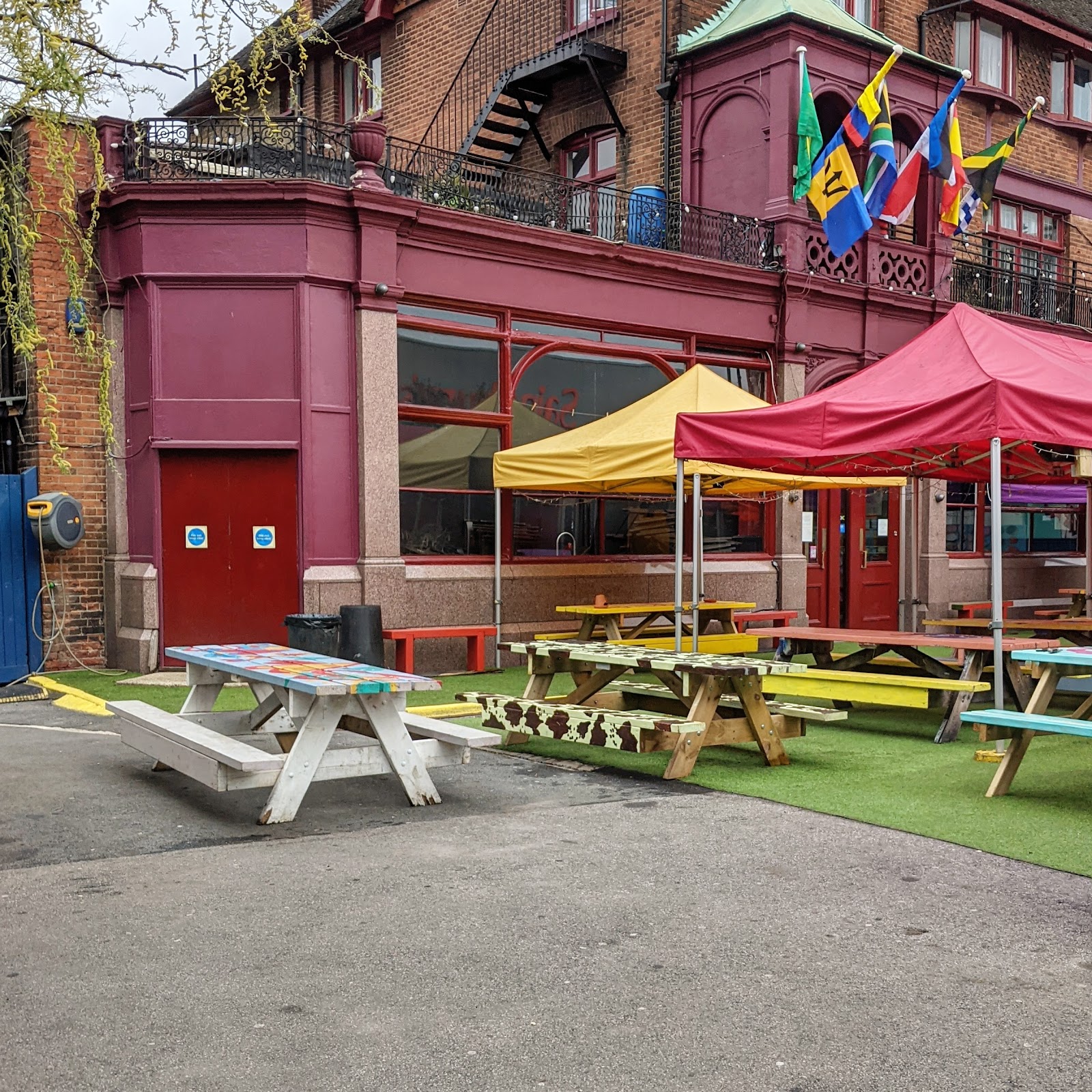 Hootananny London interior