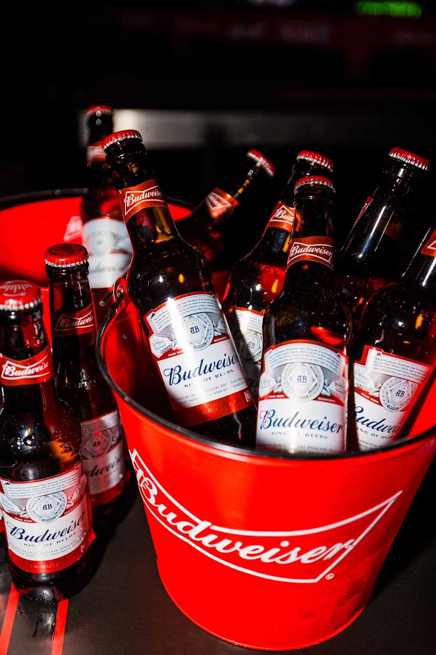Kings Sports Bar London evening service
