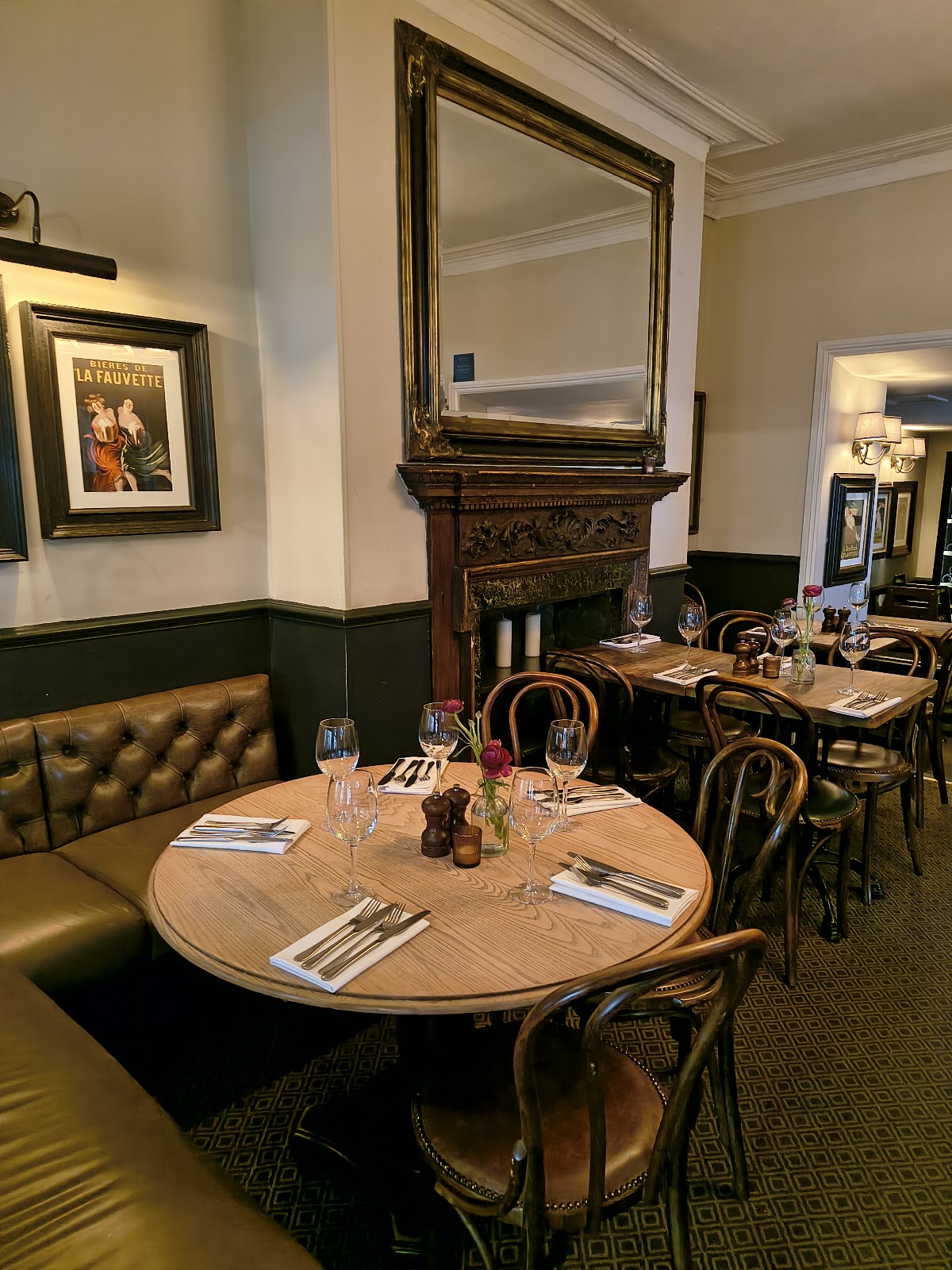 The Ladbroke Arms interior detail 3