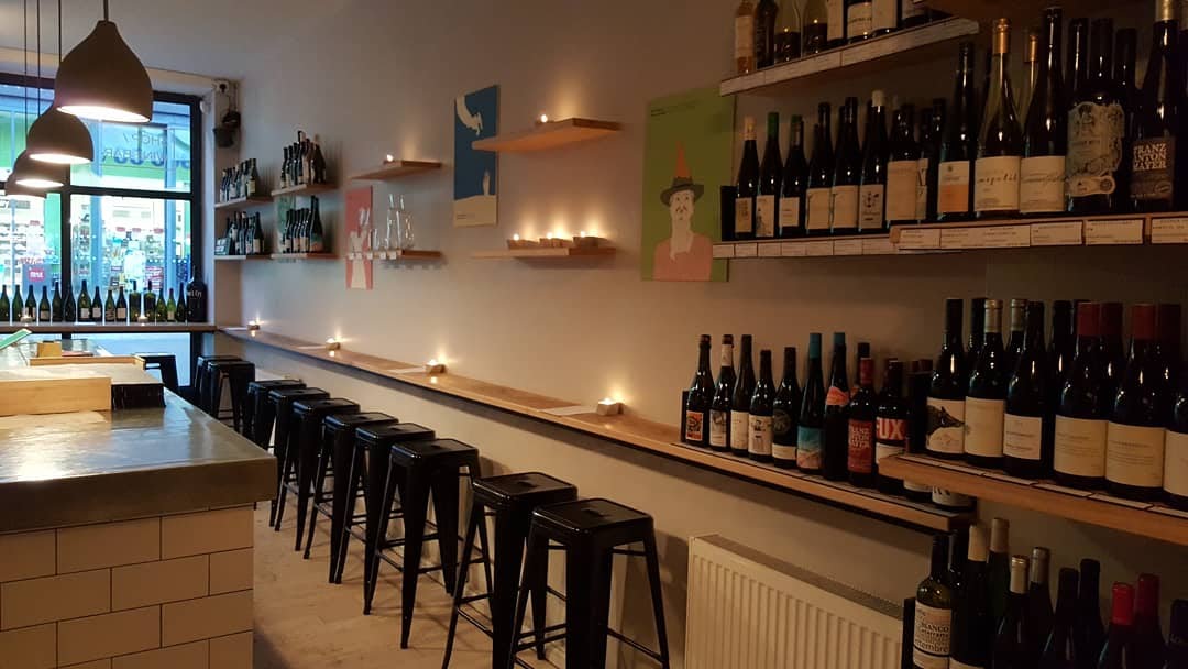 Newcomer Wines interior