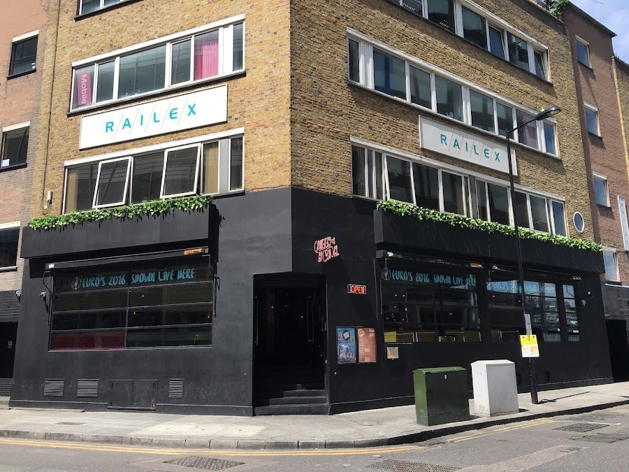 Queen of Hoxton Rooftop bar service