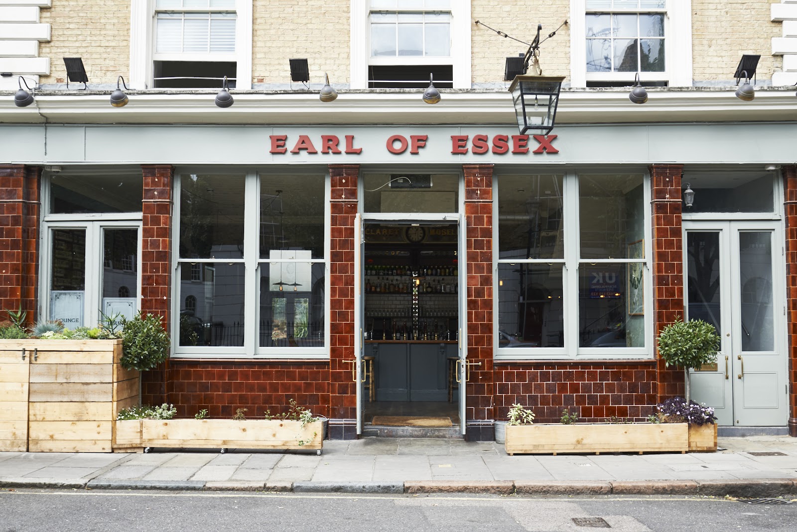 The Earl of Essex, London