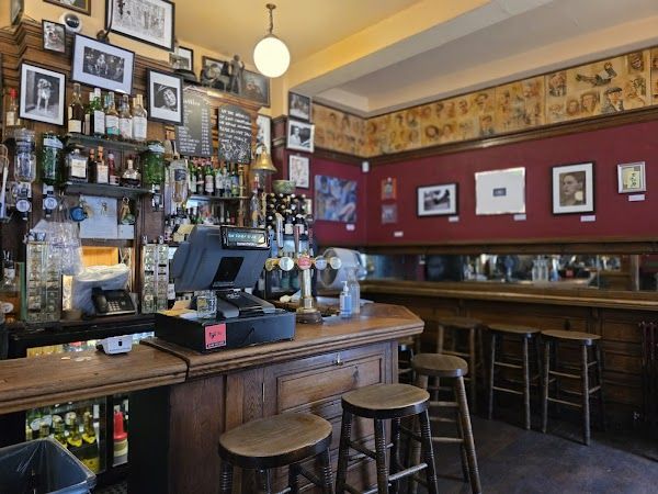 The Bar with Shoes (Bar Daskal) London
